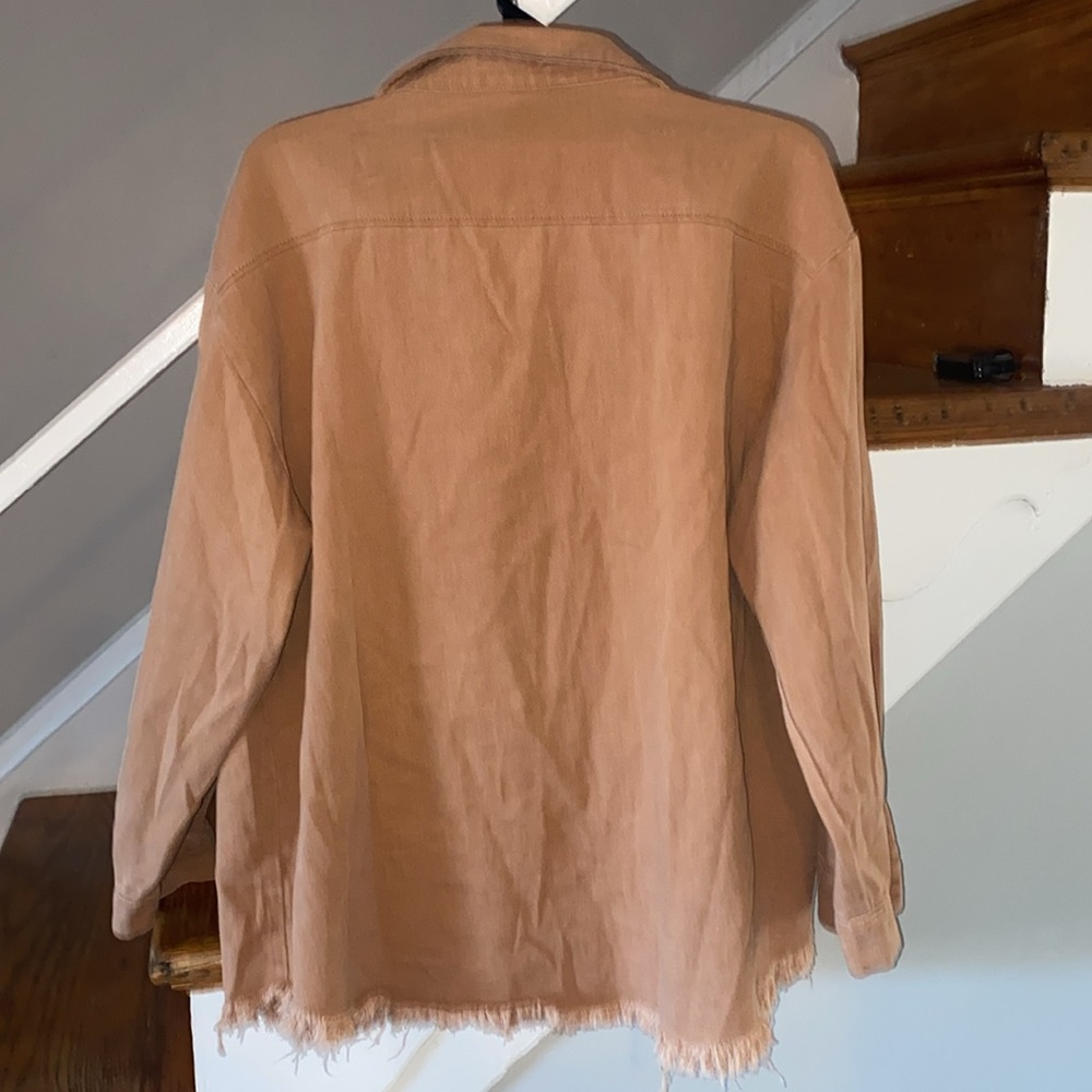 Button down Brown/Tan Jacket with two pockets fringe bottom Size XL - Picture 5 of 6